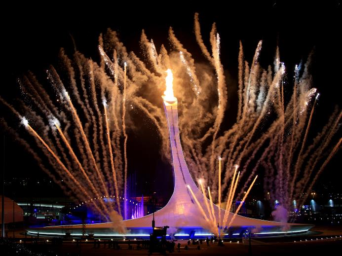 Видео последний отчет и салют на открытии Олимпийских Игр в Сочи