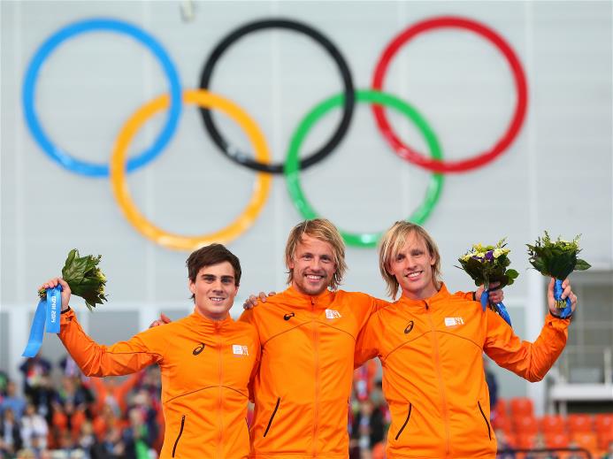 Михел Мюлдер, Ян Смеекенс и Роналд Мюлдер стали лучшими конькобежцами на дистанции 500 метров