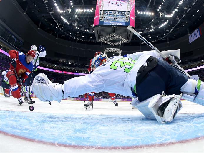 Мужская сборная России по хоккею начала Олимпиаду в Сочи с победы